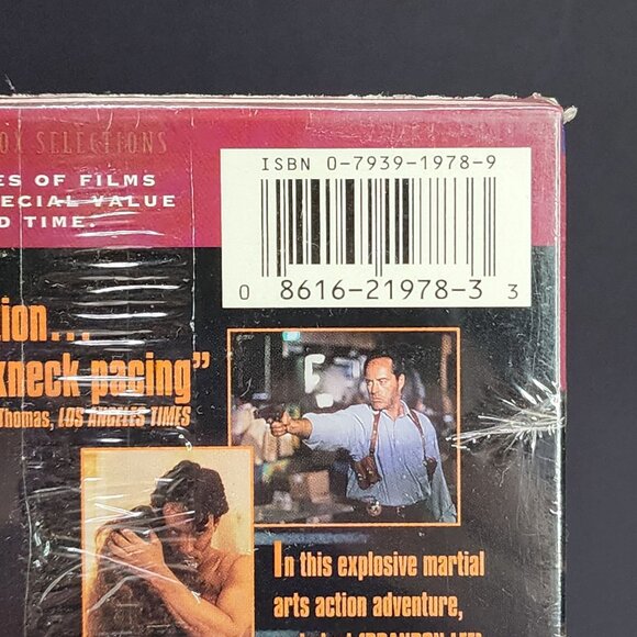 Rapid Fire: Unarmed and Extremely Dangerous VHS Tape 1992 - NEW - Picture 4 of 4
